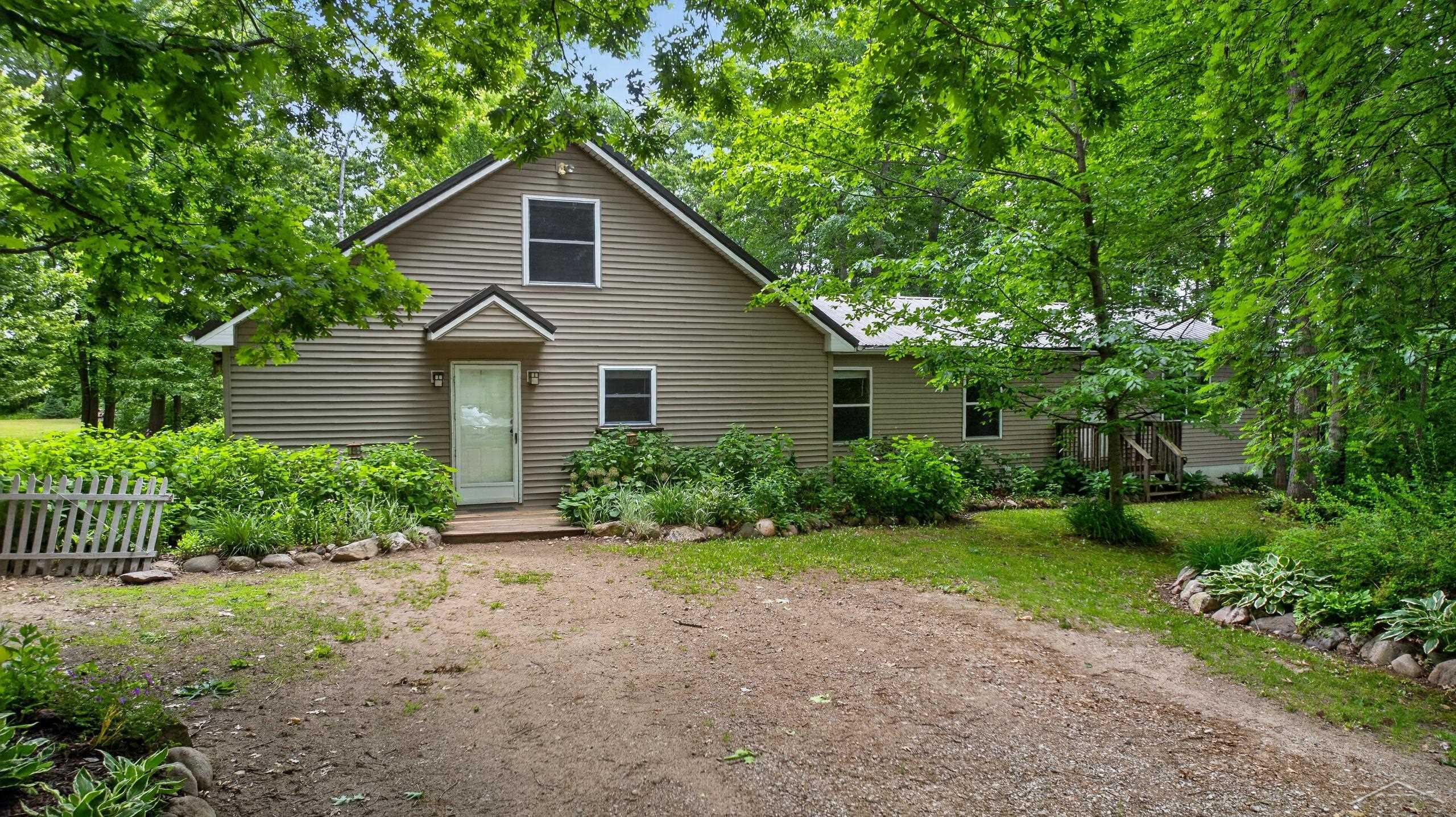 1969 Barbara Lane, Harrison, MI 48625 — Photo 3