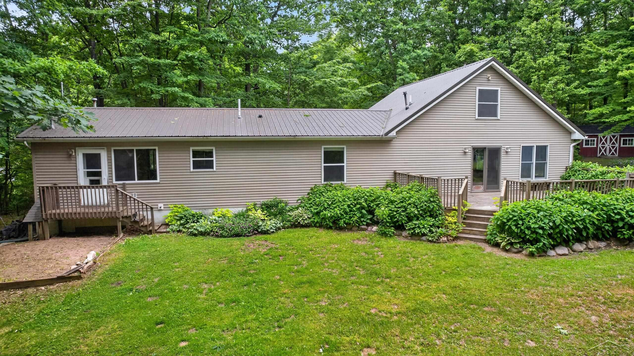 1969 Barbara Lane, Harrison, MI 48625 — Photo 4
