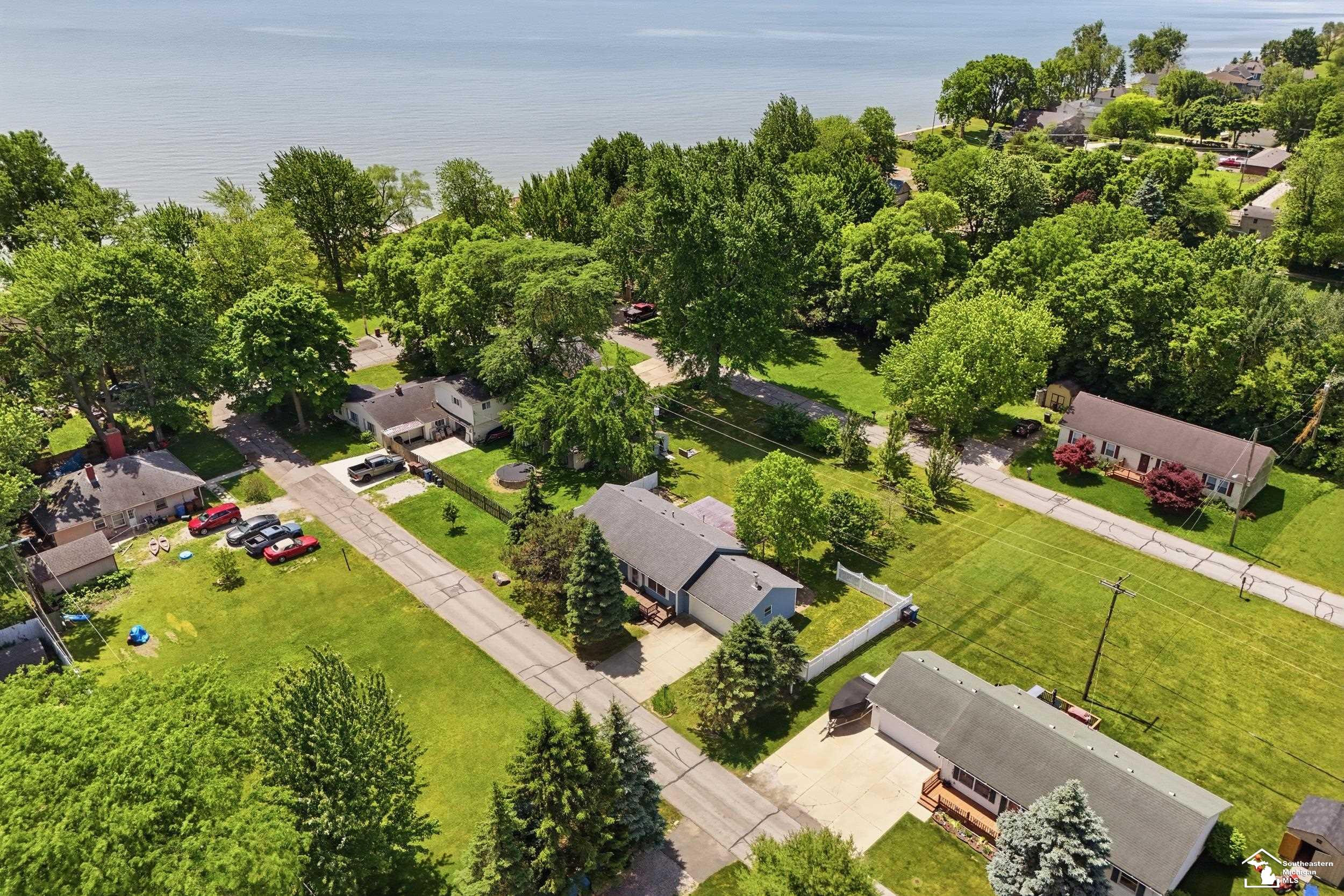 3484 Lakeshore Drive, Monroe, MI 48162 — Photo 2