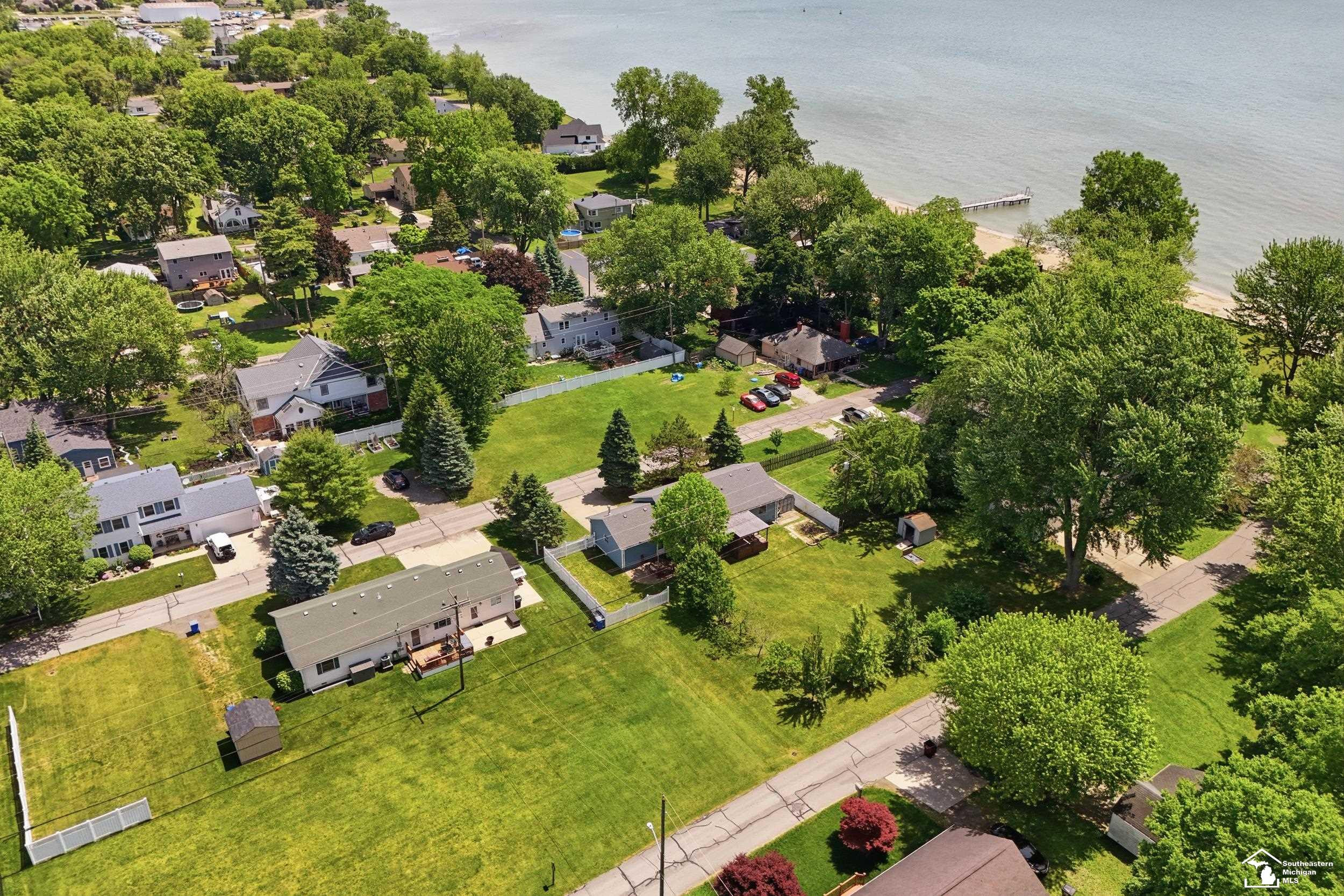 3484 Lakeshore Drive, Monroe, MI 48162 — Photo 46