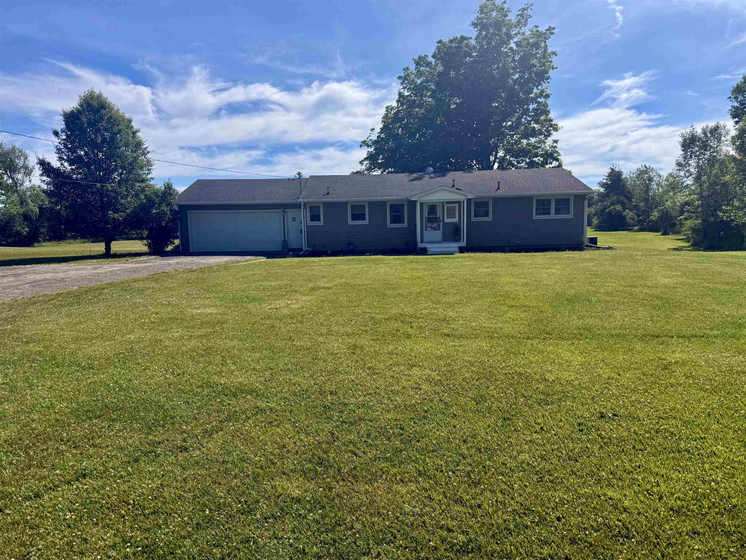 2041 Vandekarr Road, Owosso, MI 48867
