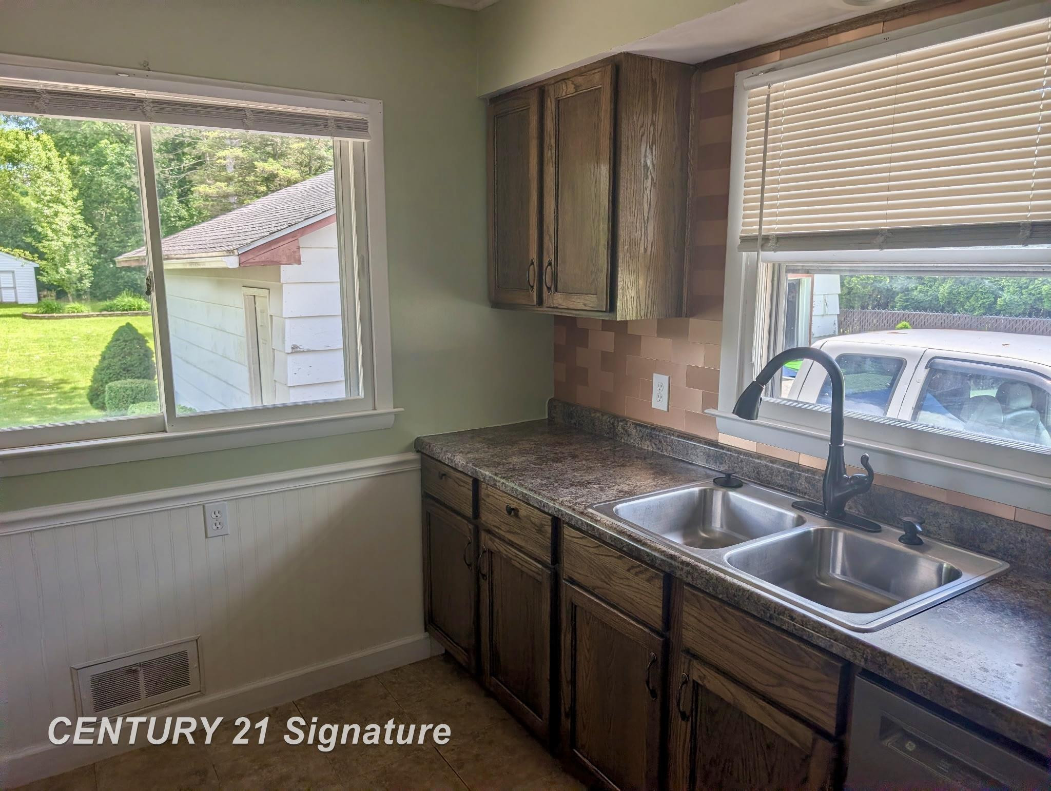 771 S Frost Drive, Saginaw, MI 48638 — Photo 5