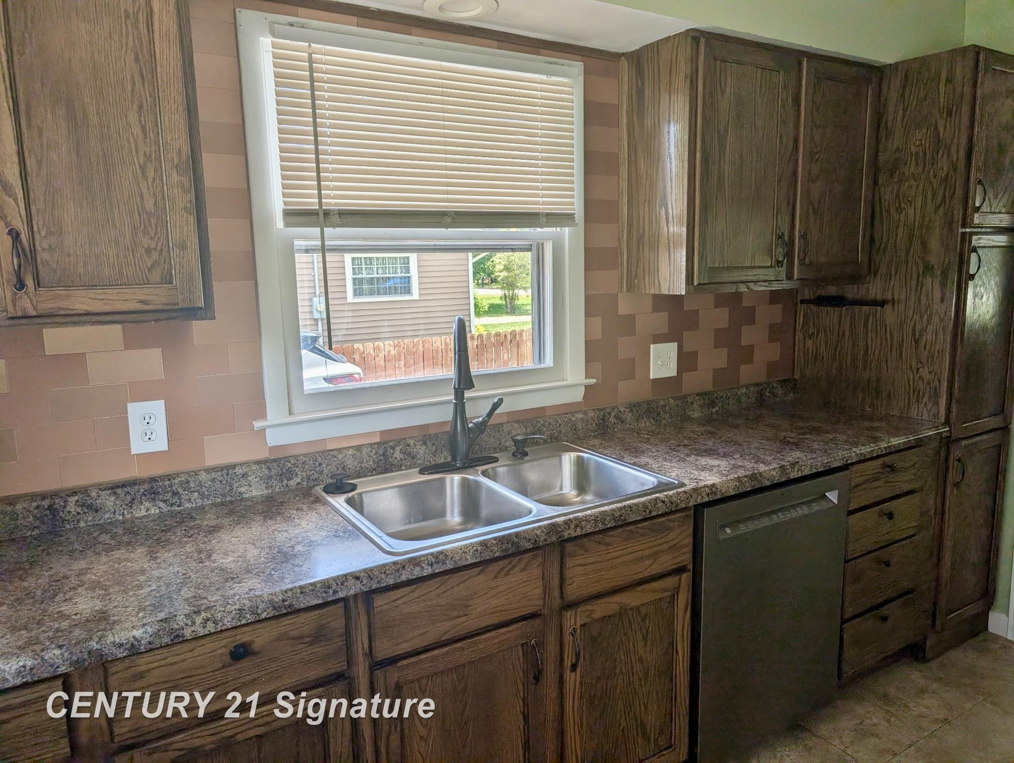 771 S Frost Drive, Saginaw, MI 48638 — Photo 7