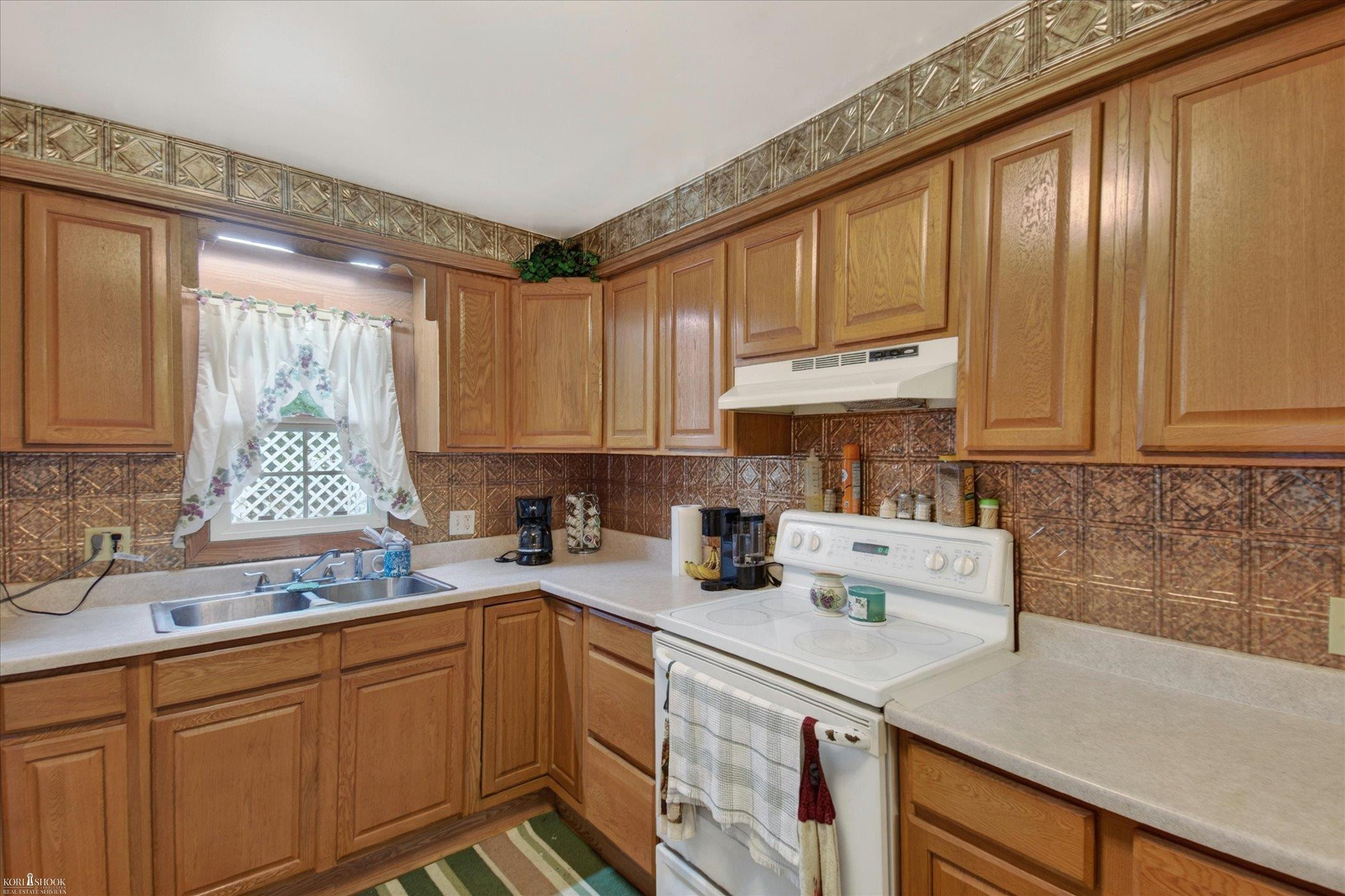 211 MARQUETTE Street, Durand, MI 48429 — Photo 2