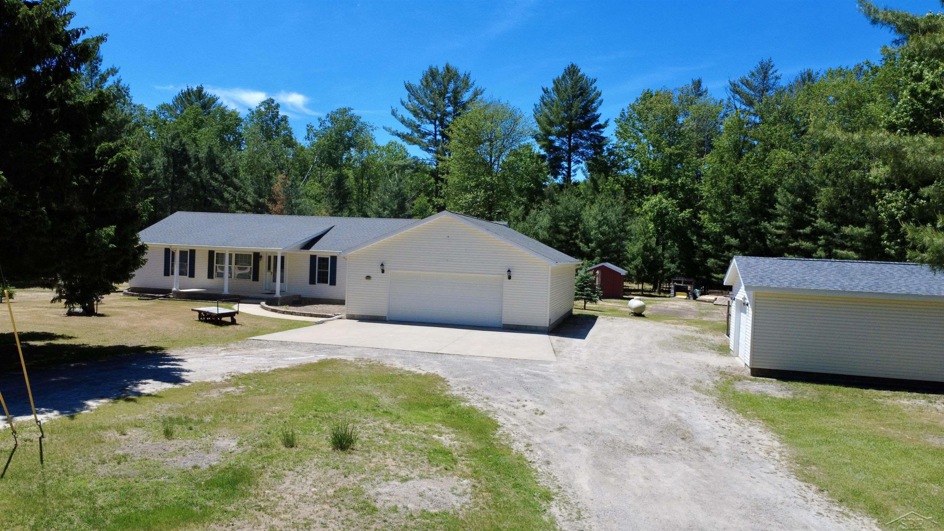 6113 Hillside Drive, Alger, MI 48610 — Photo 7