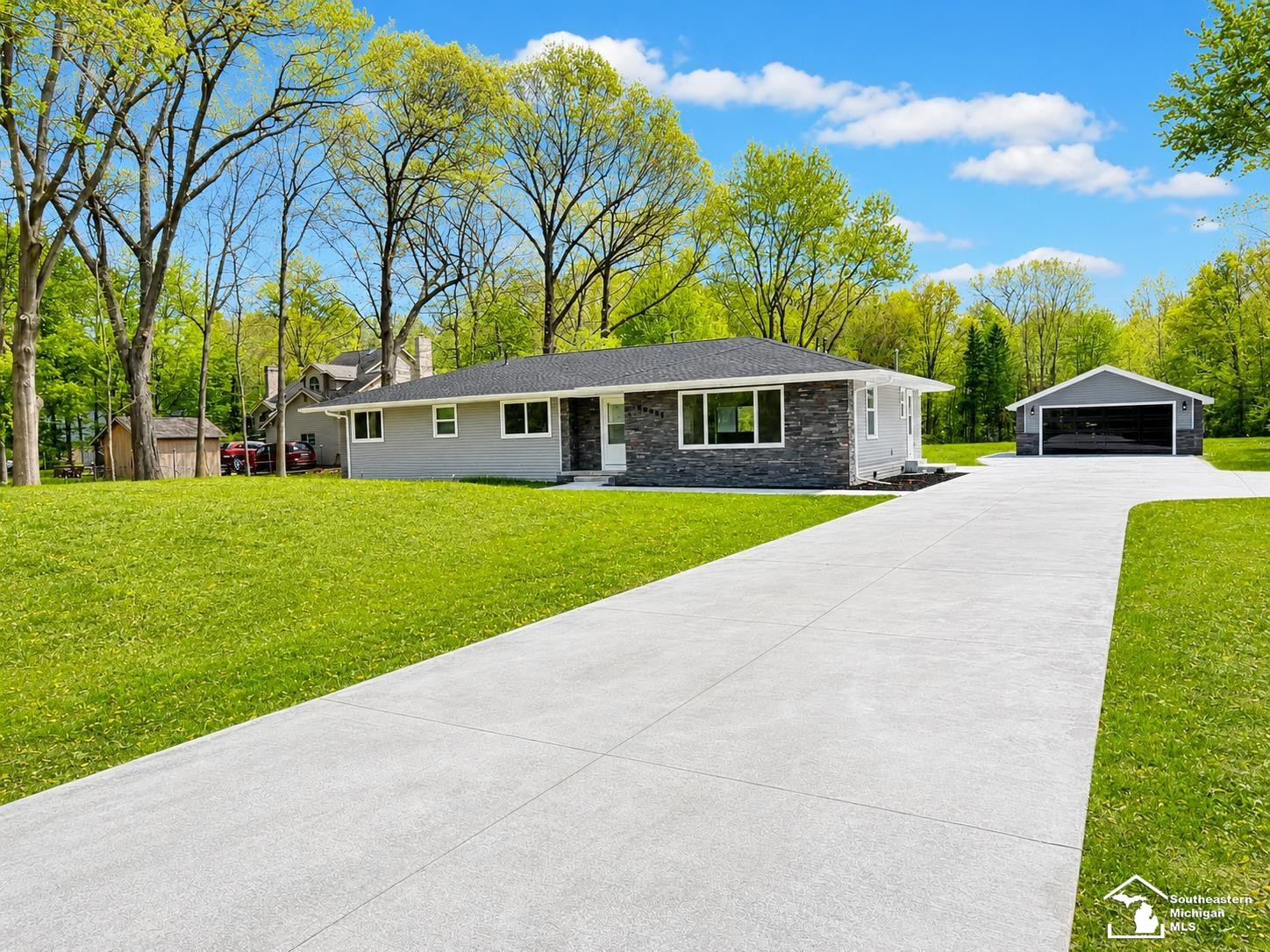 29055 Bredow Avenue, Romulus, MI 48174