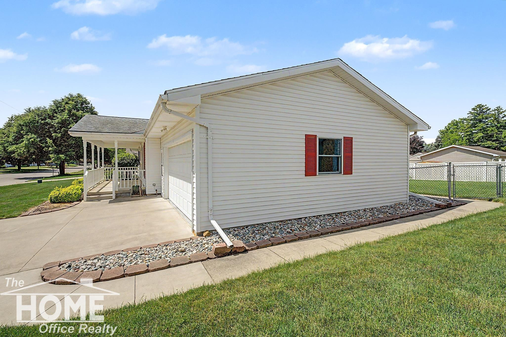983 Krust Drive, Owosso, MI 48867 — Photo 24