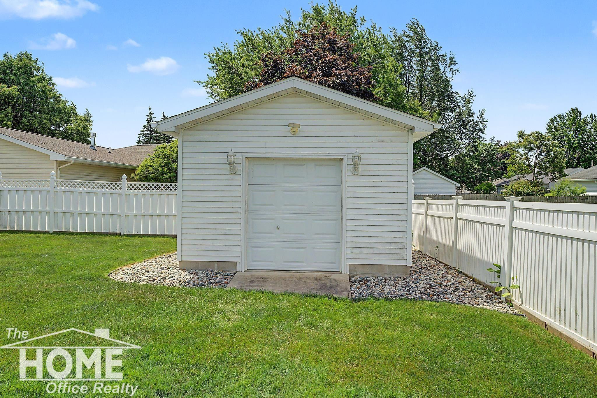 983 Krust Drive, Owosso, MI 48867 — Photo 26