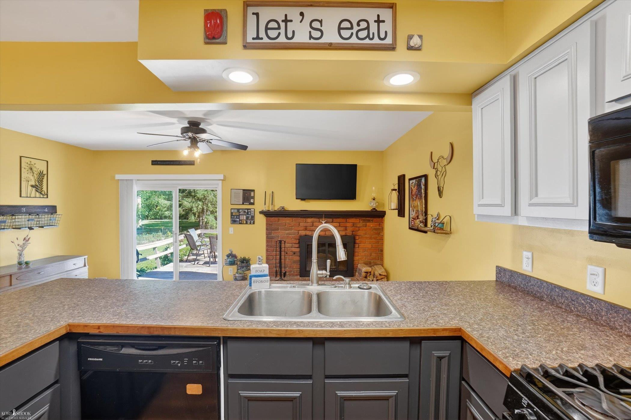 313 Dutch Mill Drive, Flushing, MI 48433 — Photo 3