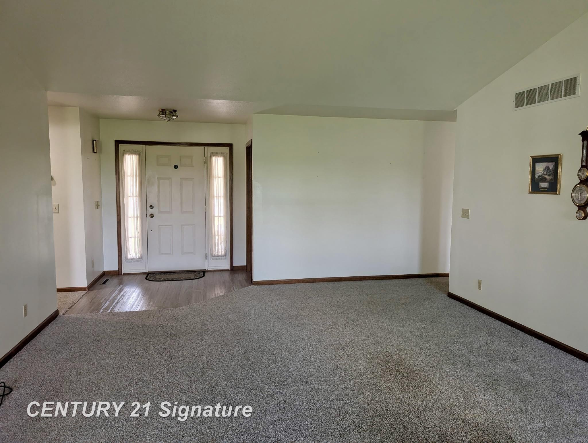1249 E Oakdale Circle, Freeland, MI 48623 — Photo 4