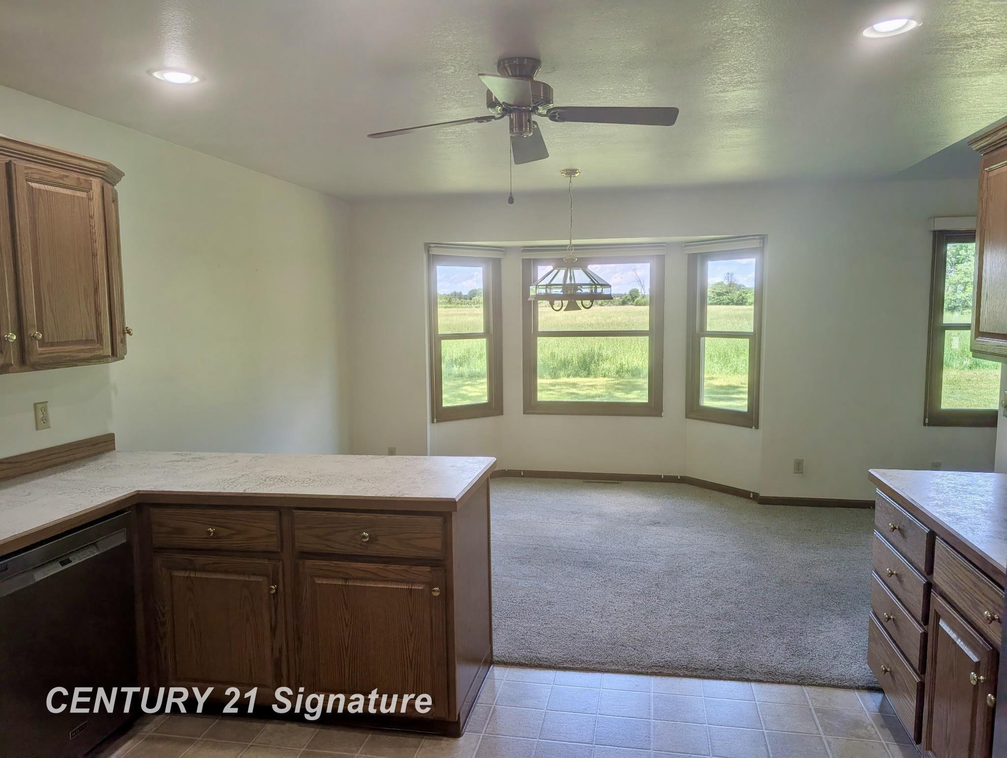 1249 E Oakdale Circle, Freeland, MI 48623 — Photo 7