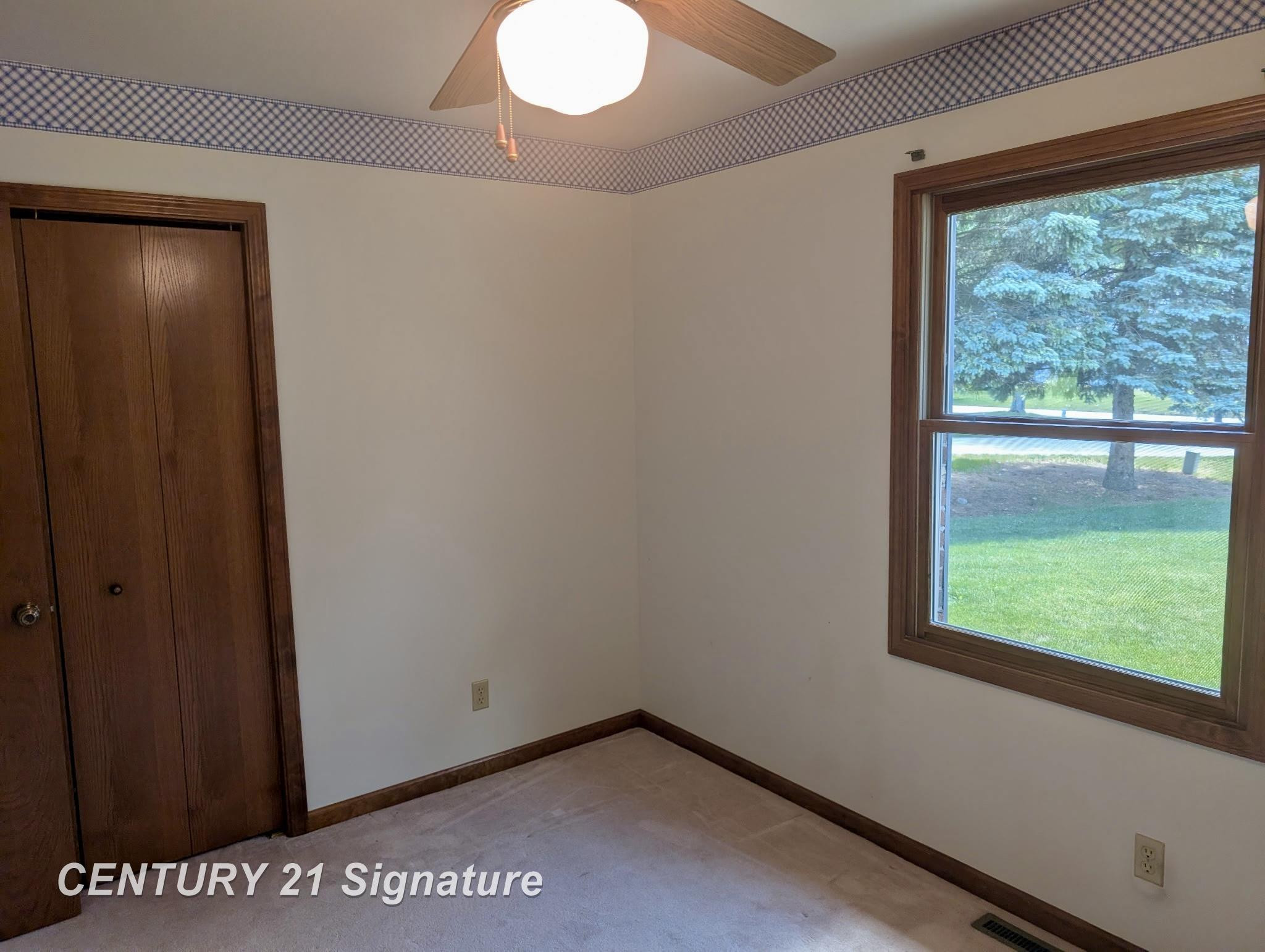 1249 E Oakdale Circle, Freeland, MI 48623 — Photo 10