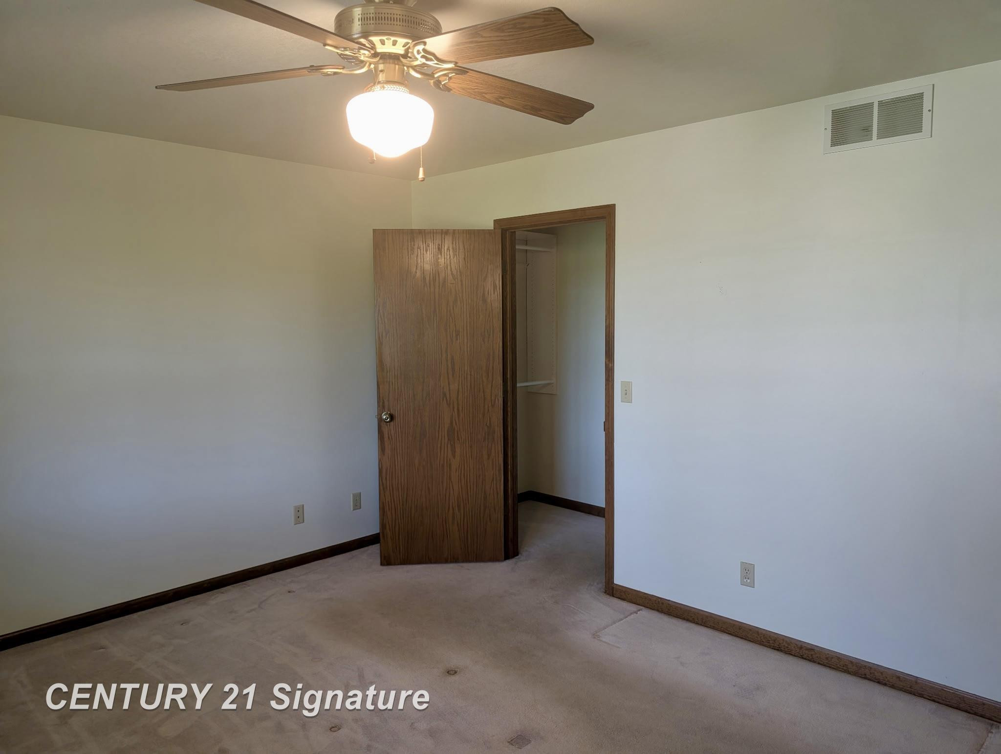 1249 E Oakdale Circle, Freeland, MI 48623 — Photo 13