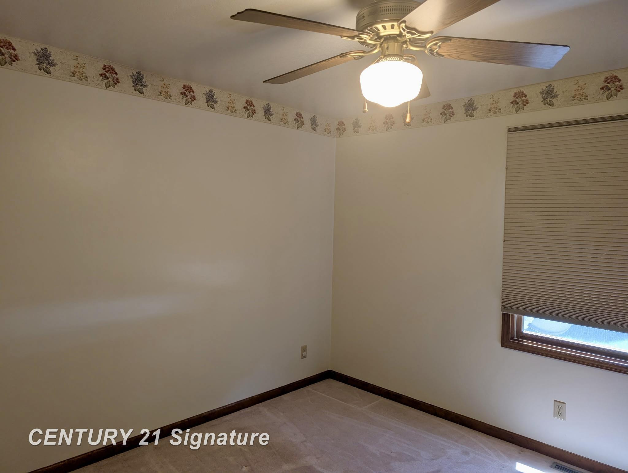 1249 E Oakdale Circle, Freeland, MI 48623 — Photo 14