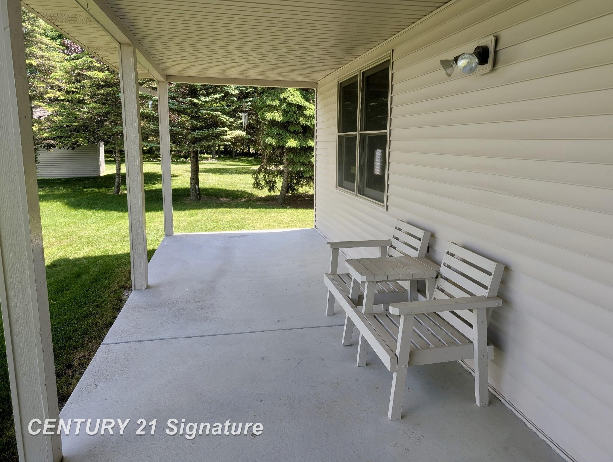 1249 E Oakdale Circle, Freeland, MI 48623 — Photo 18