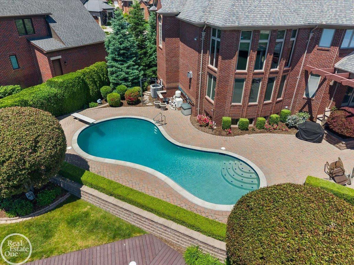 49515 Regatta Street, MI 48047 — Photo 10