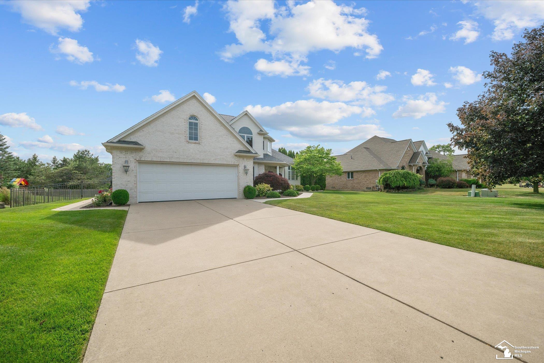 862 SAINT JAMES PARK Avenue, Monroe, MI 48161 — Photo 2