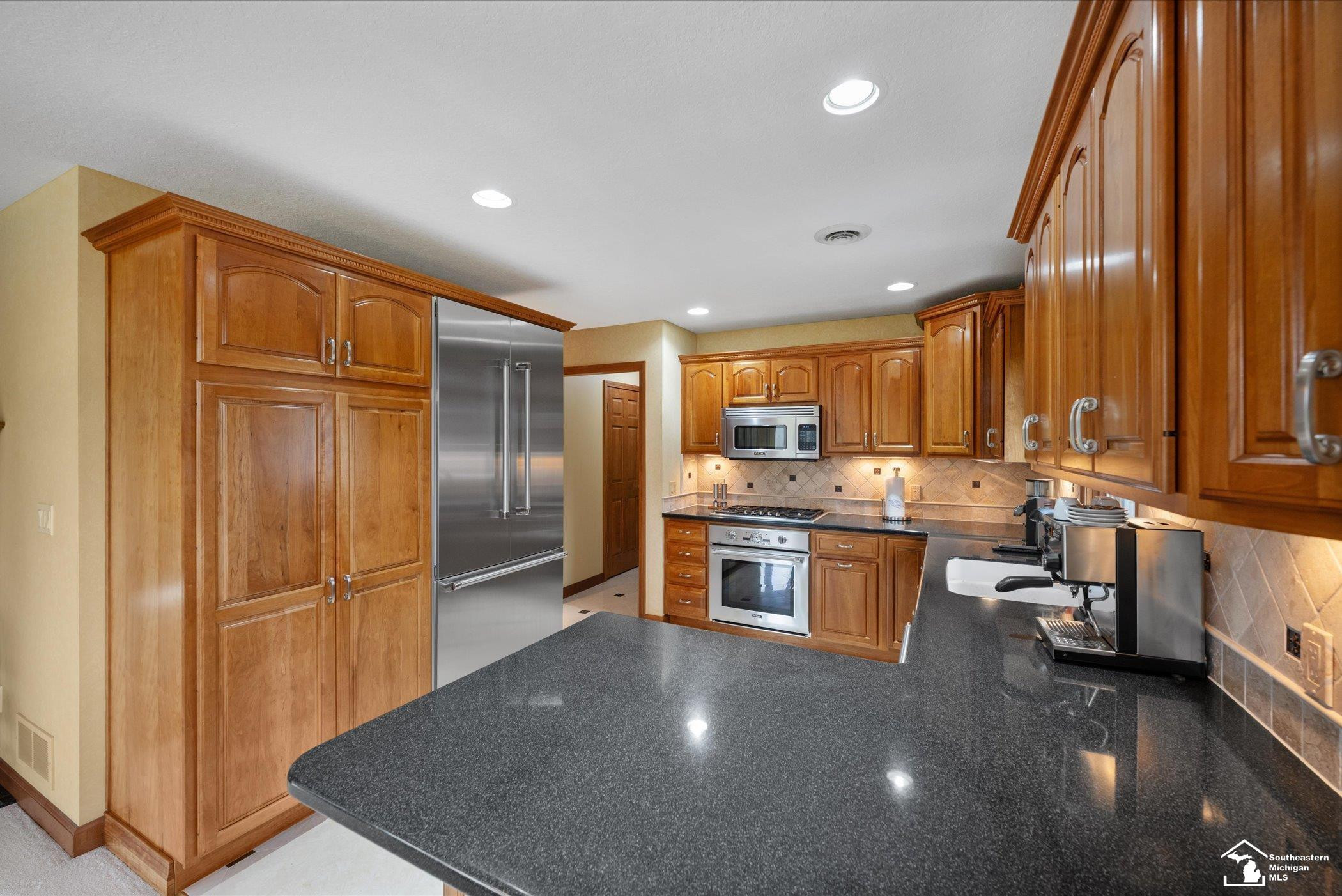 862 SAINT JAMES PARK Avenue, Monroe, MI 48161 — Photo 24