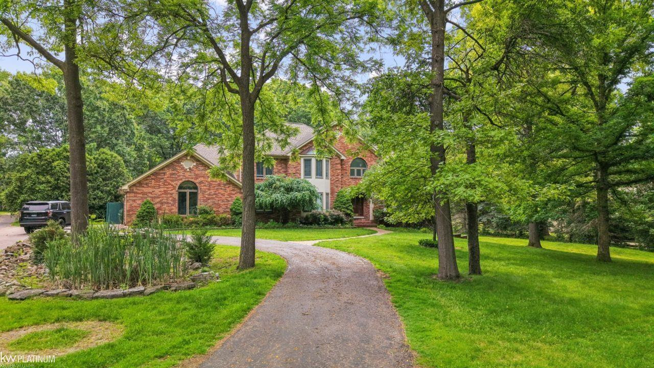 3701 Green Lake Road, West Bloomfield, MI 48324