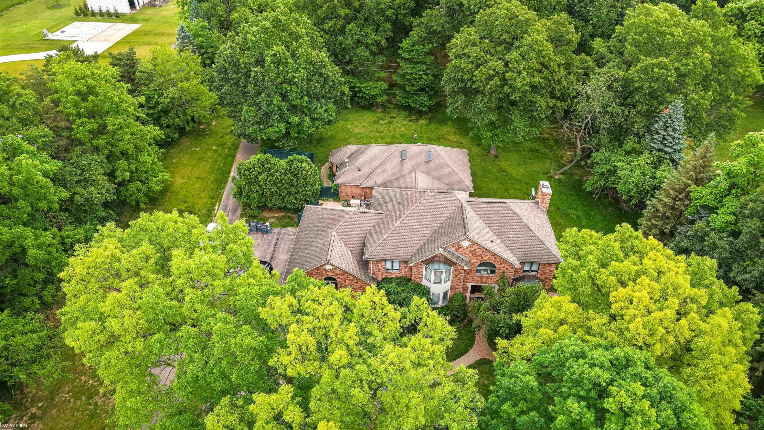 3701 Green Lake Road, West Bloomfield, MI 48324 — Photo 2