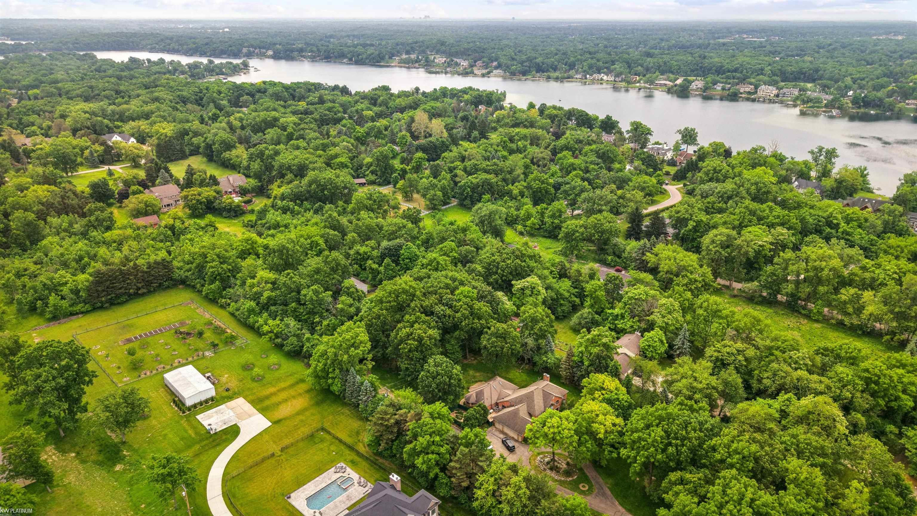 3701 Green Lake Road, West Bloomfield, MI 48324 — Photo 5