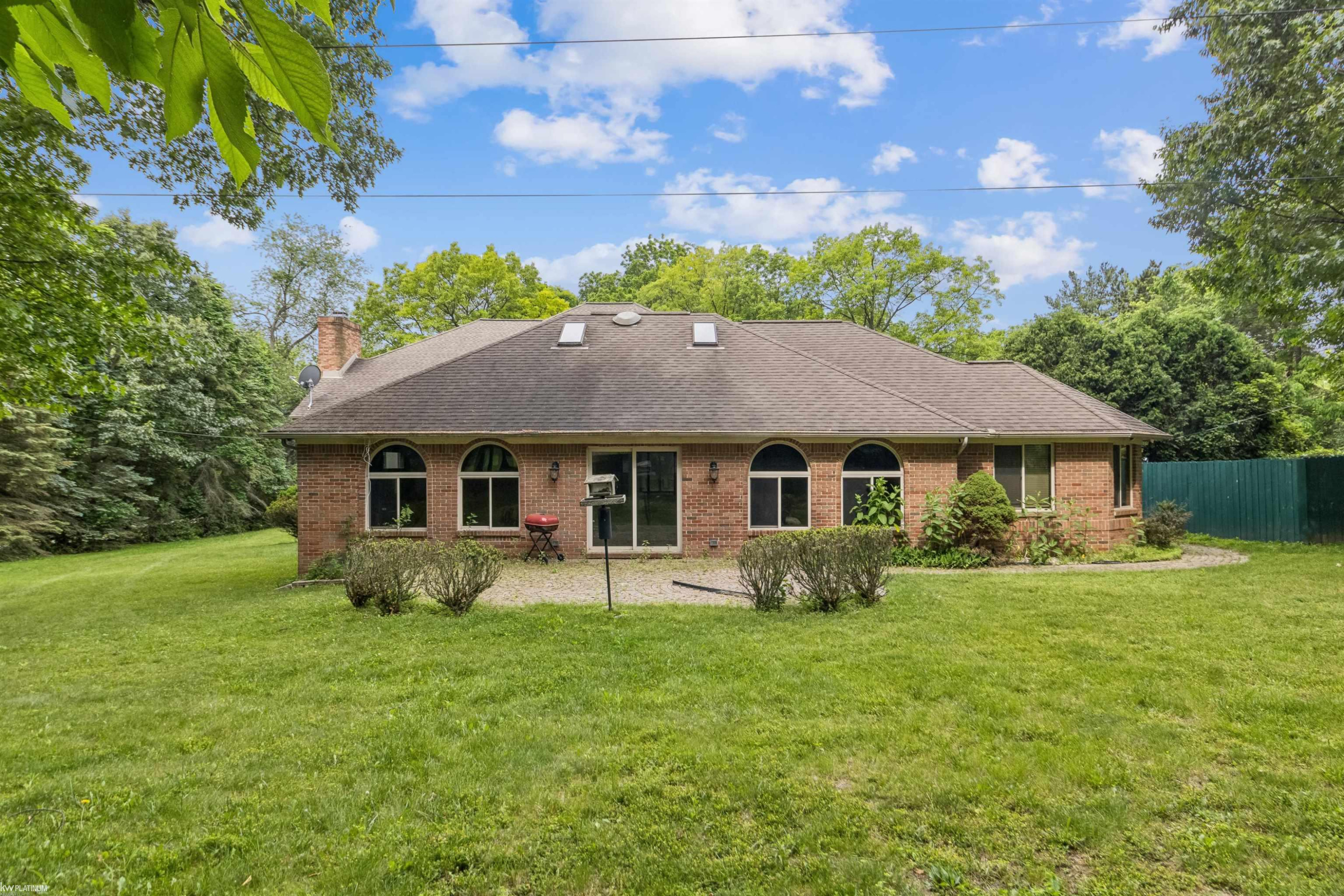 3701 Green Lake Road, West Bloomfield, MI 48324 — Photo 54