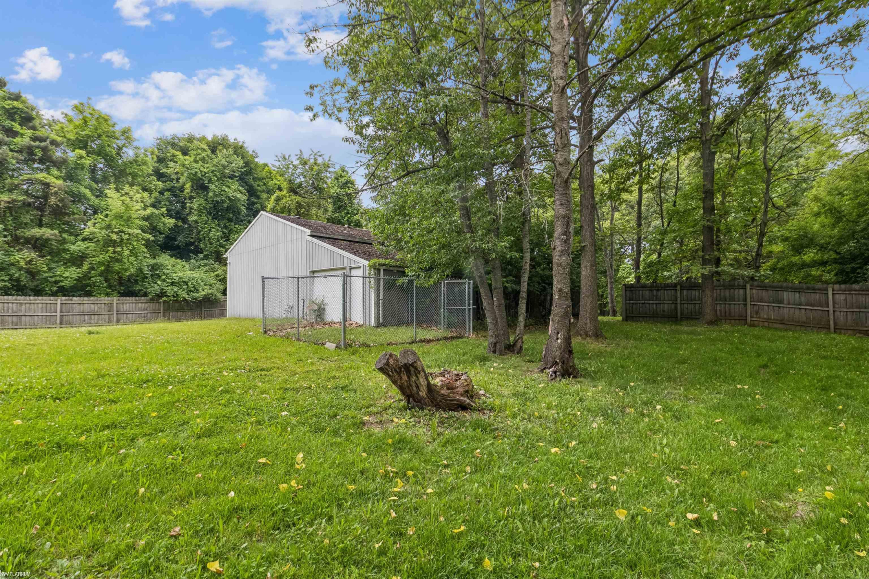 3701 Green Lake Road, West Bloomfield, MI 48324 — Photo 56