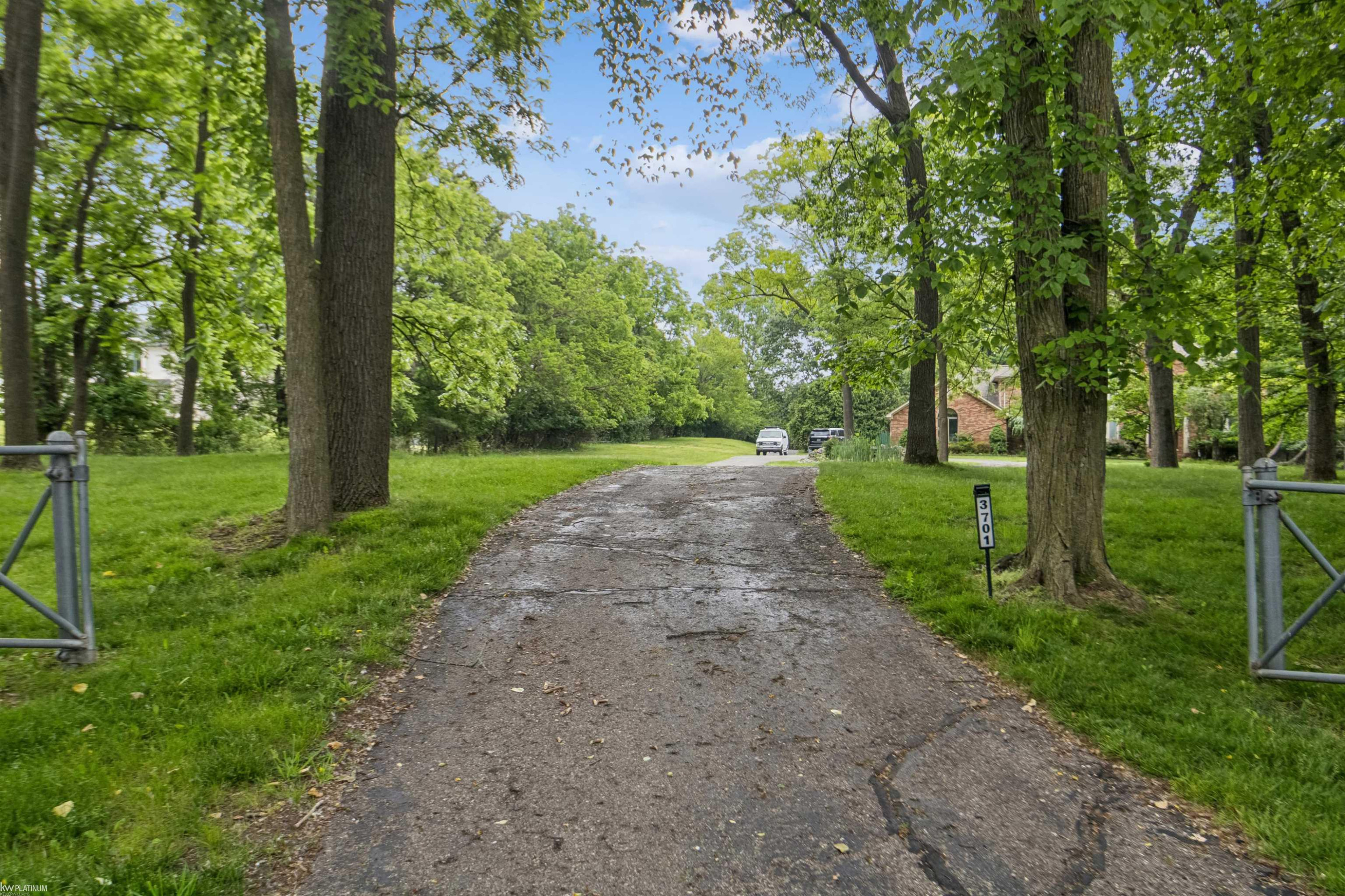 3701 Green Lake Road, West Bloomfield, MI 48324 — Photo 57