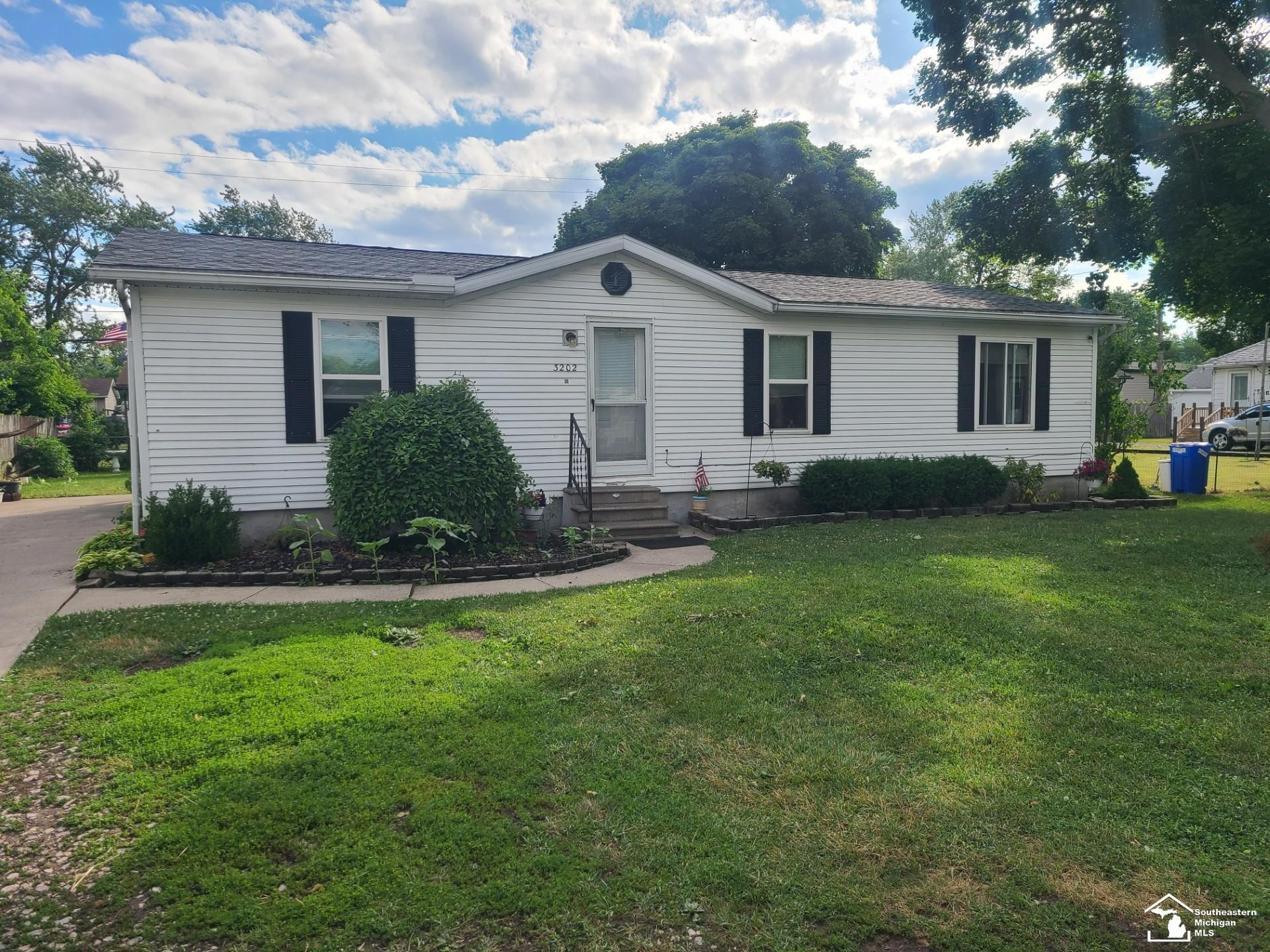 3202 Ferndale Street, Monroe, MI 48162 — Photo 2