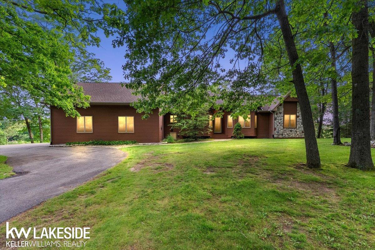 1455 Oak Ridge Road, Oxford, MI 48371 — Photo 2