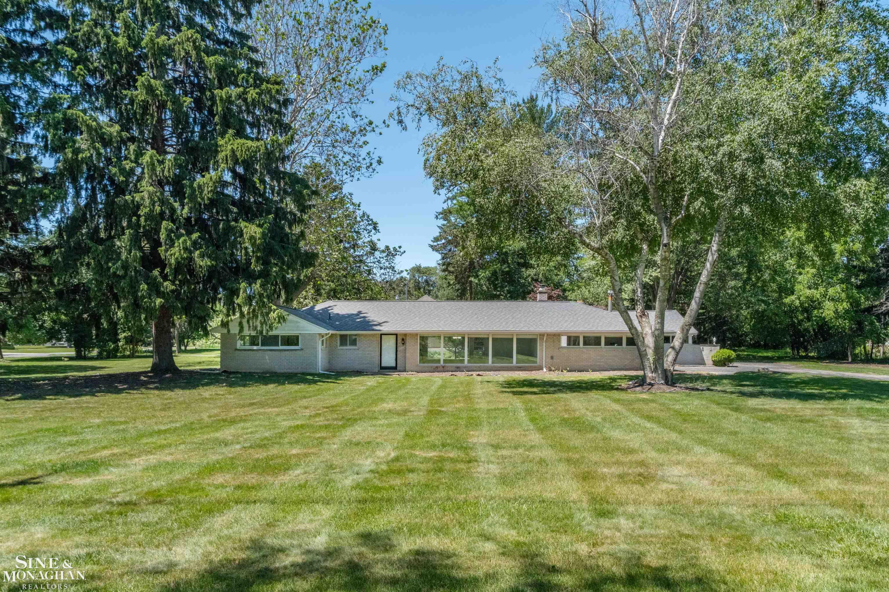 6340 FRANKLIN Road, Bloomfield Hills, MI 48301 — front exterior