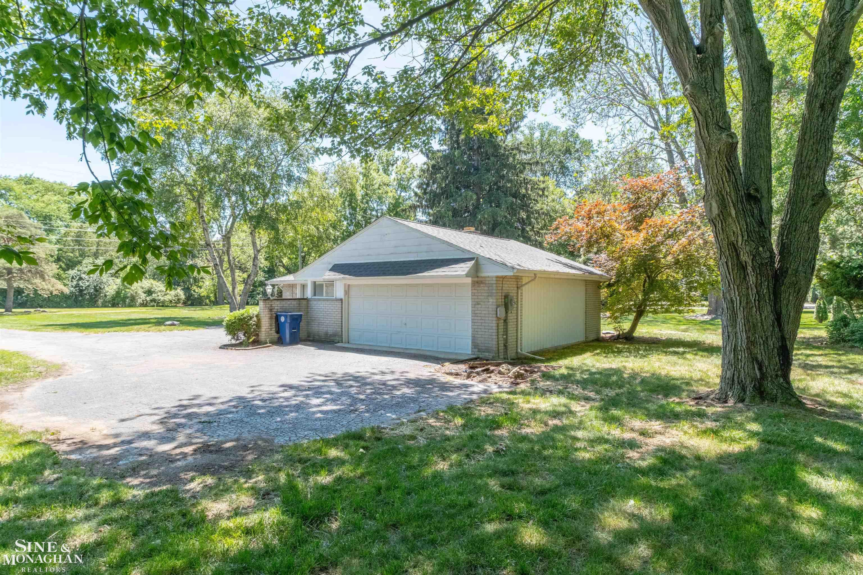6340 FRANKLIN Road, Bloomfield Hills, MI 48301 — Photo 36