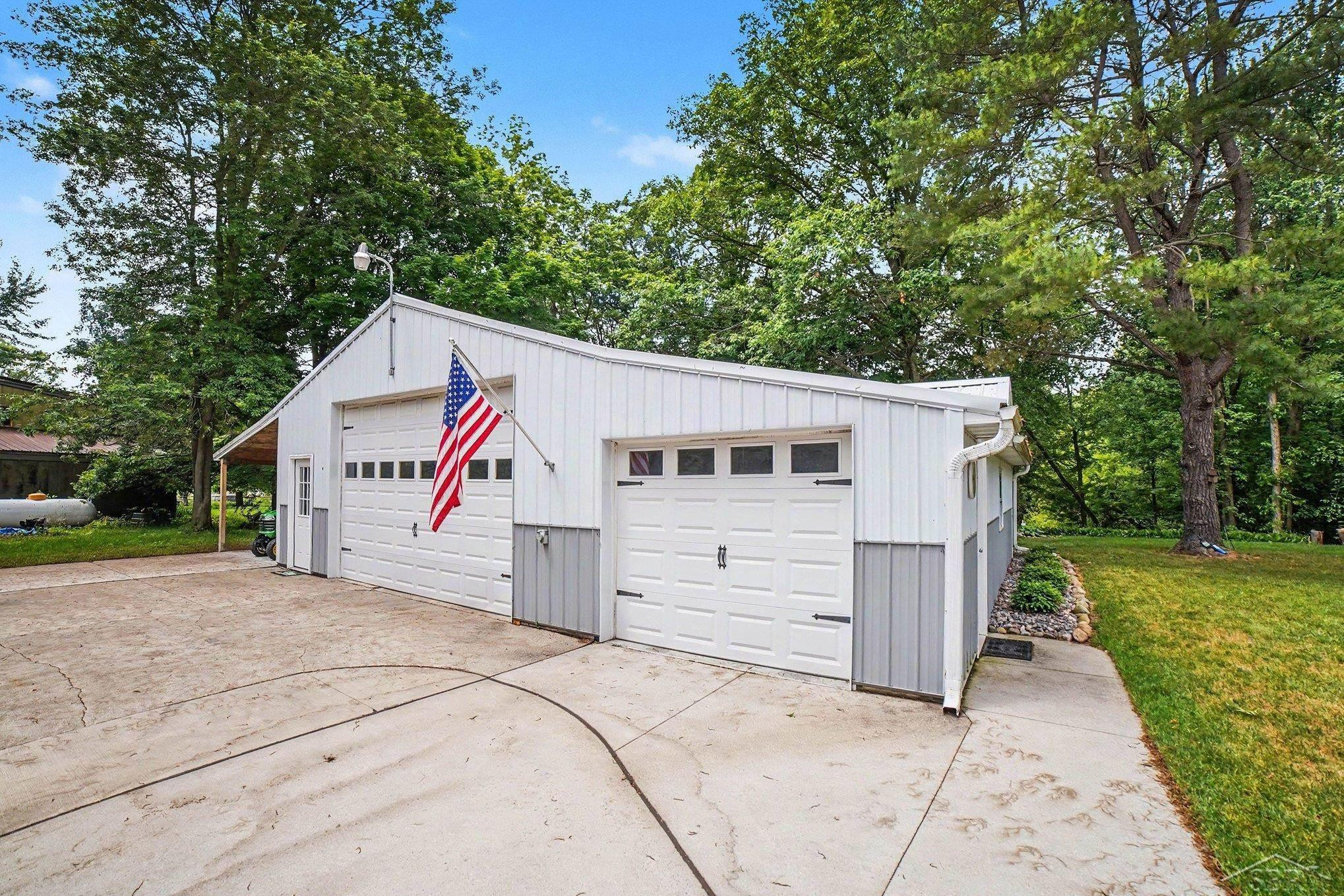 3850 S Fenmore Road, Merrill, MI 48637 — Photo 32