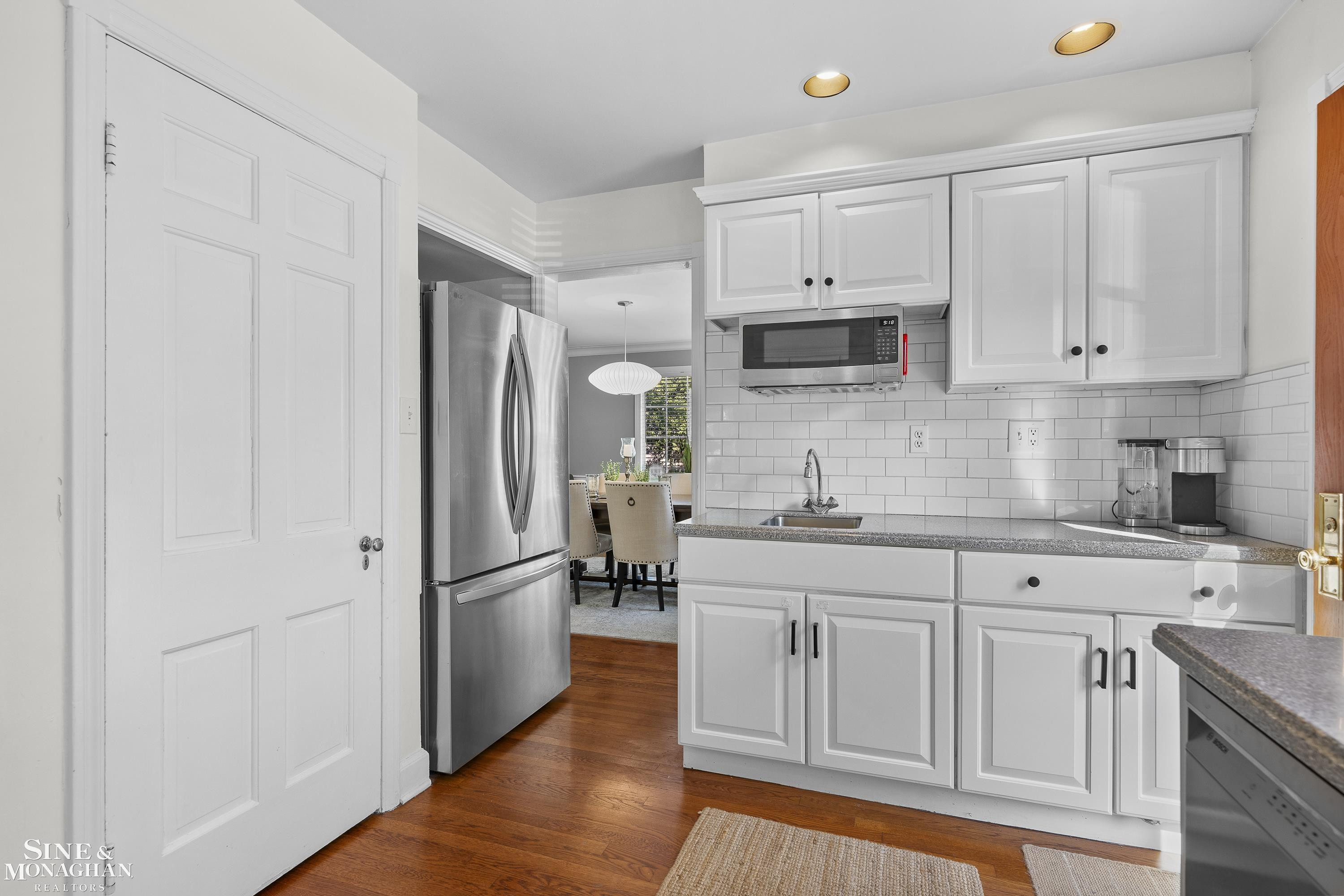 8 Radnor Circle, Grosse Pointe Farms, MI 48236 — Photo 16