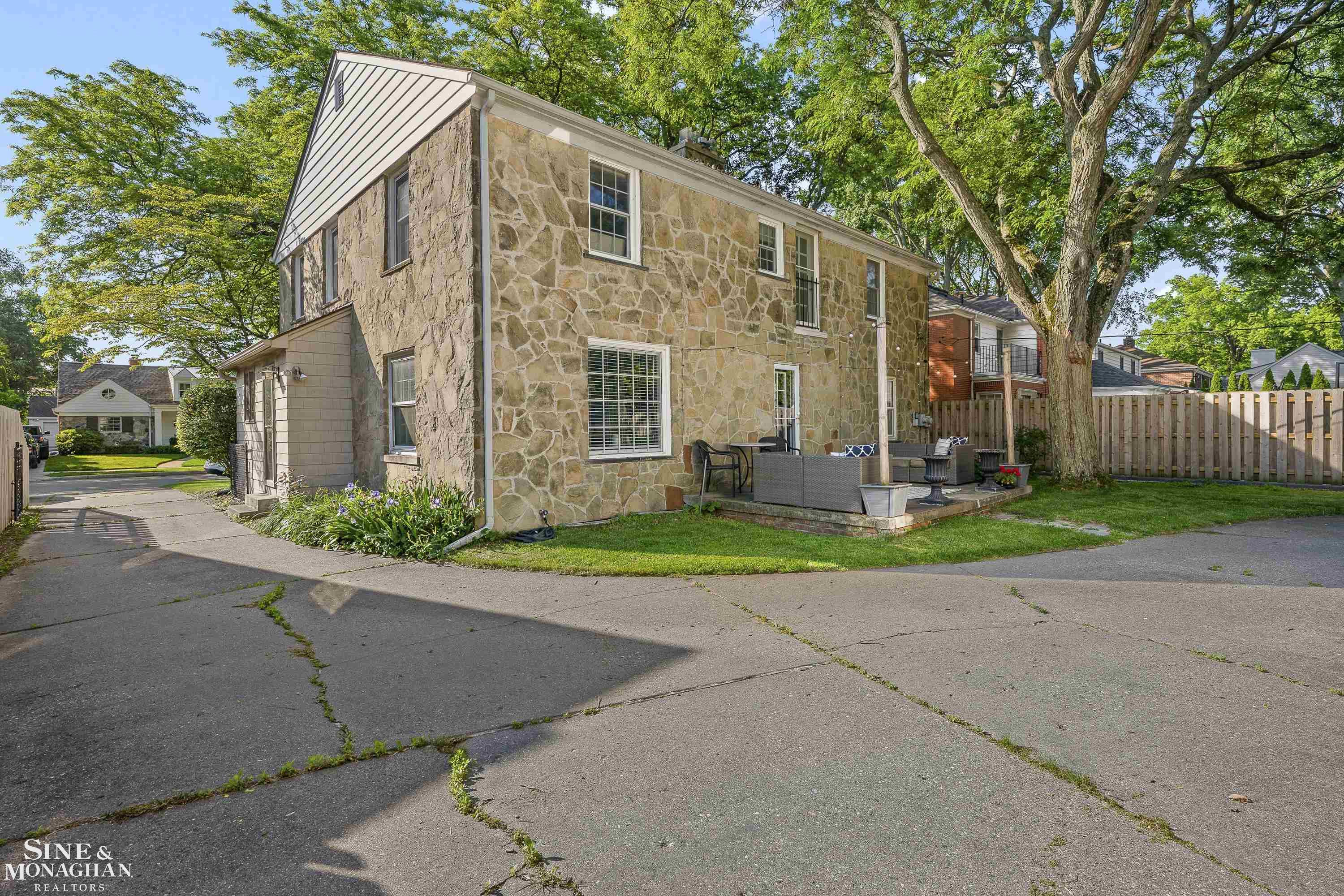 8 Radnor Circle, Grosse Pointe Farms, MI 48236 — Photo 53