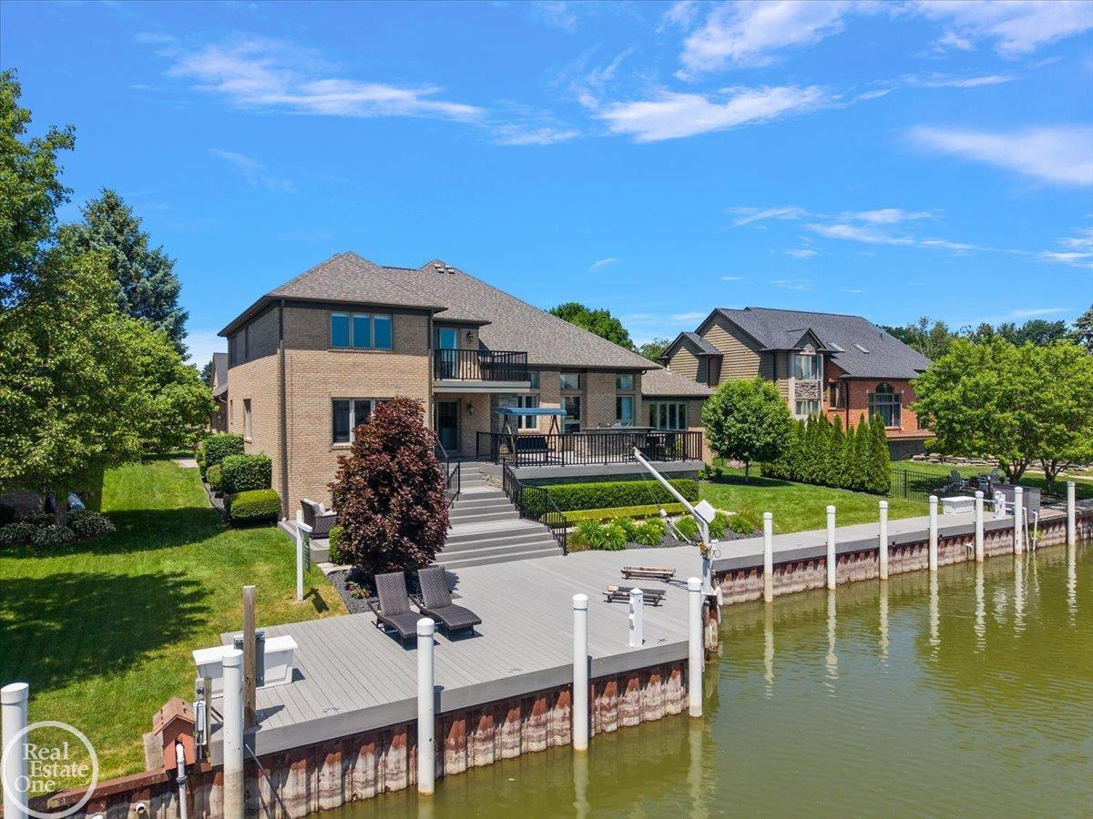 49572 Compass Point Drive, MI 48047 — Photo 4