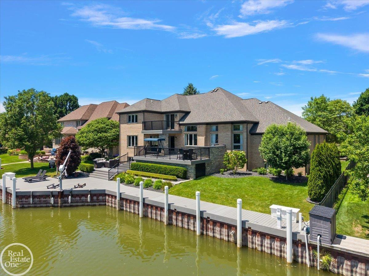 49572 Compass Point Drive, MI 48047 — Photo 5