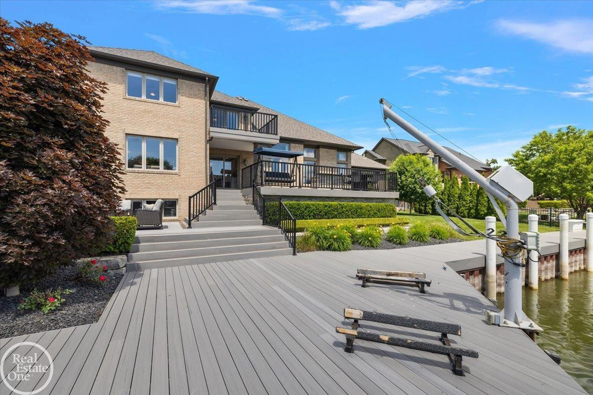 49572 Compass Point Drive, MI 48047 — Photo 8
