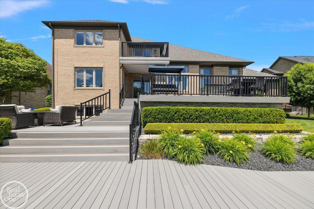 49572 Compass Point Drive, MI 48047 — Photo 11