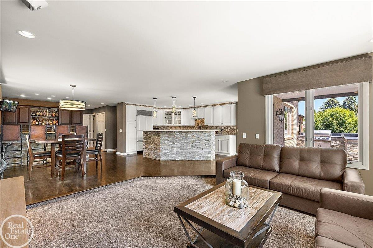 49572 Compass Point Drive, MI 48047 — Photo 21