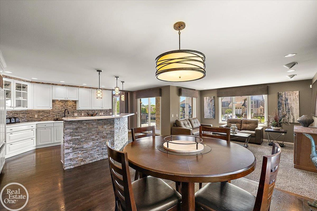 49572 Compass Point Drive, MI 48047 — Photo 22