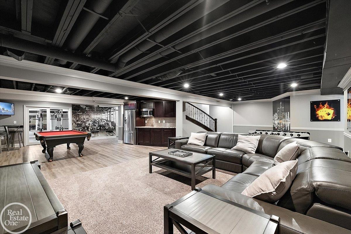 49572 Compass Point Drive, MI 48047 — Photo 30