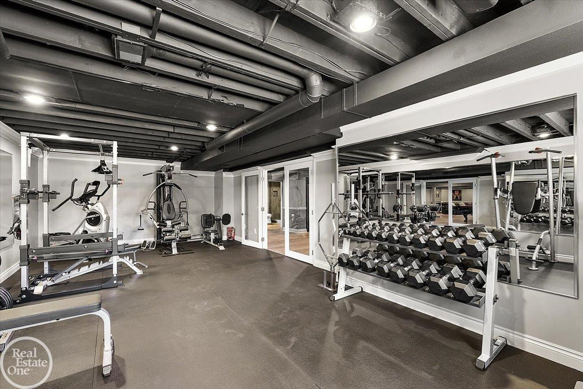 49572 Compass Point Drive, MI 48047 — Photo 36