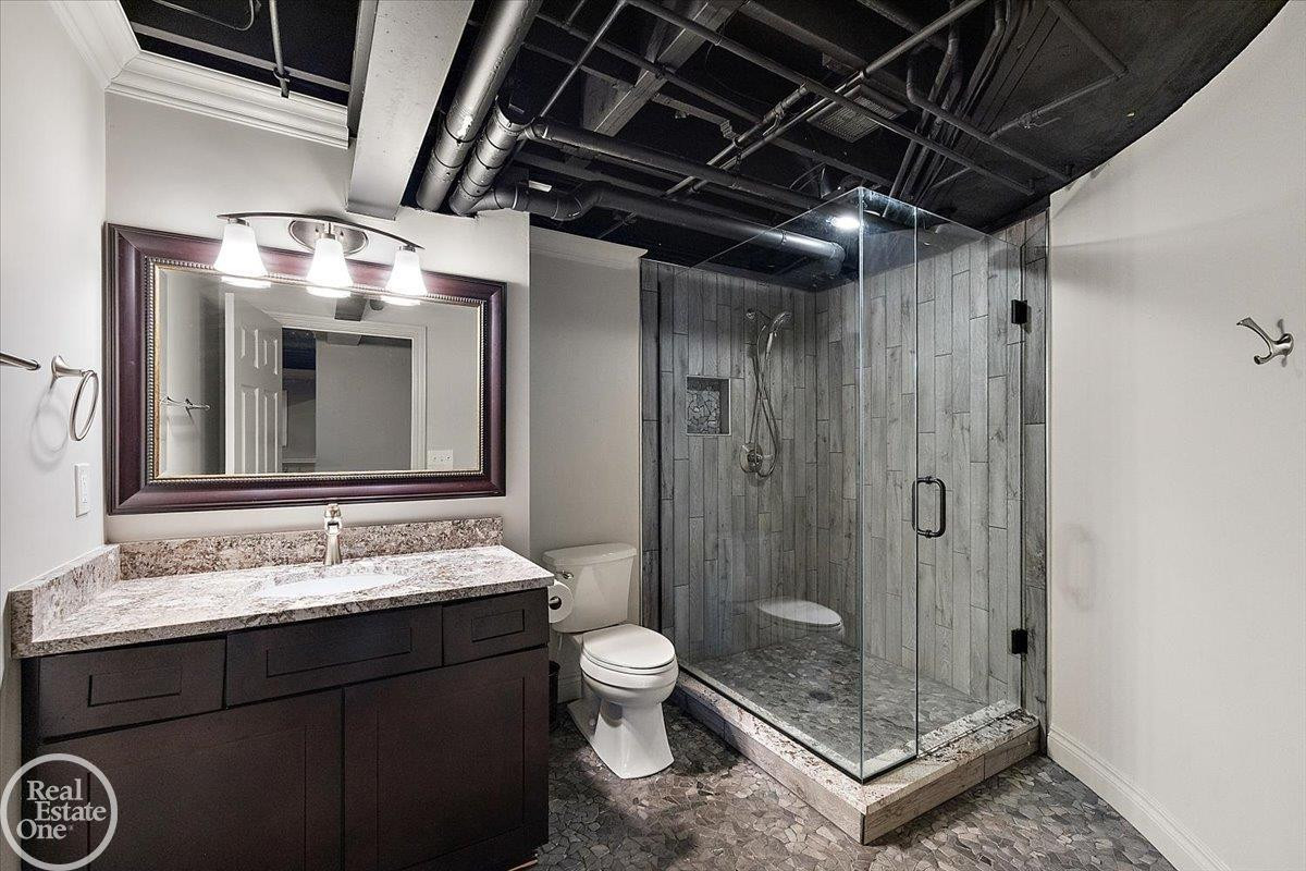 49572 Compass Point Drive, MI 48047 — Photo 39