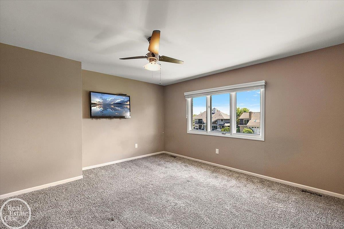 49572 Compass Point Drive, MI 48047 — Photo 56