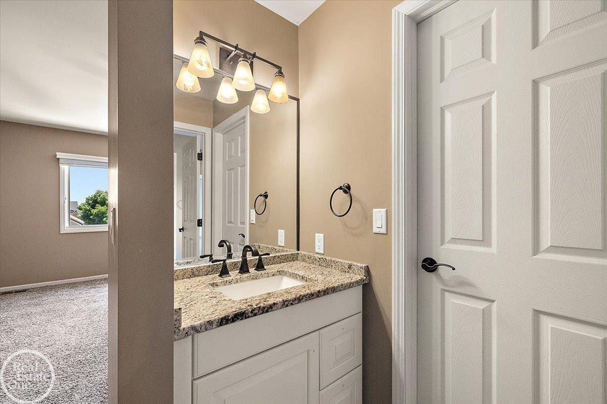 49572 Compass Point Drive, MI 48047 — Photo 57