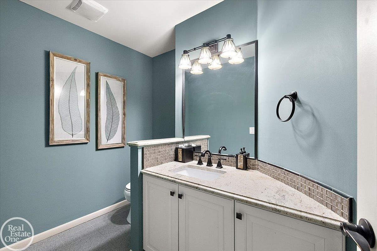 49572 Compass Point Drive, MI 48047 — Photo 58