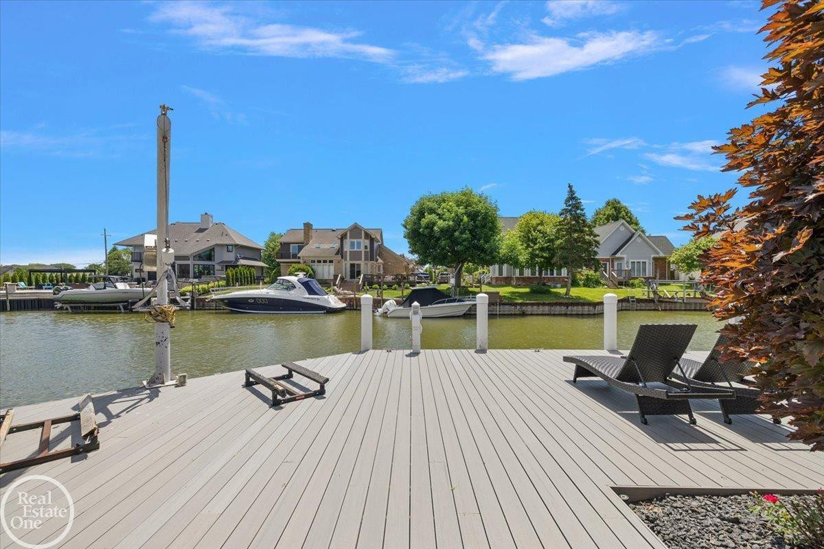 49572 Compass Point Drive, MI 48047 — Photo 63