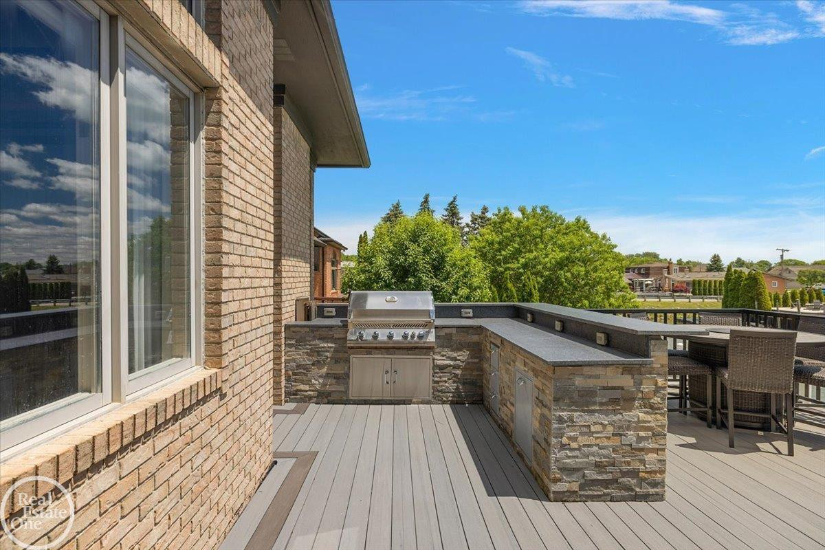 49572 Compass Point Drive, MI 48047 — Photo 68