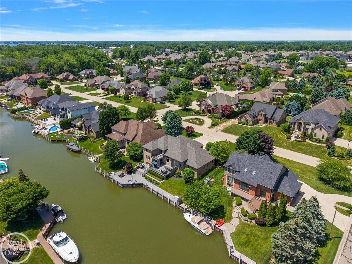 49572 Compass Point Drive, MI 48047 — Photo 72